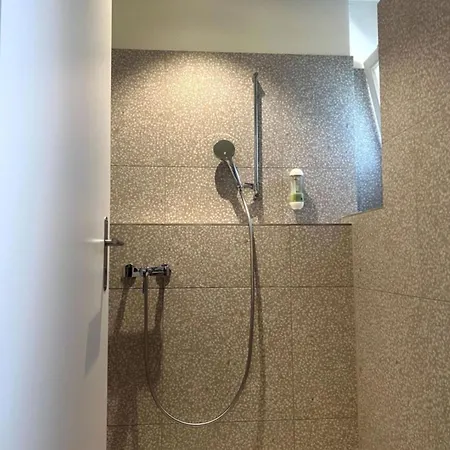 Ξενοδοχείο Hottingen 3*