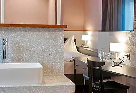 Otel Hottingen - Near Old Town And 3*